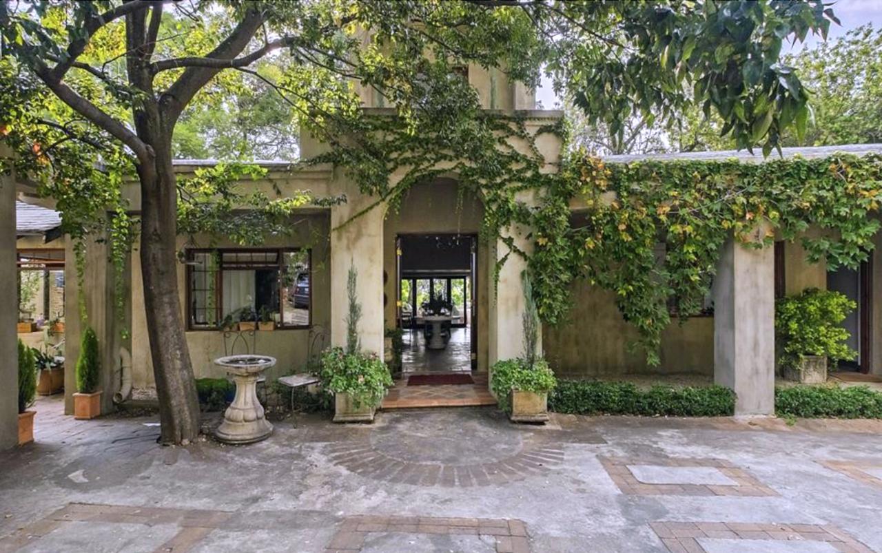 Shepherd'S Corner Guest House Johannesburg Exterior photo